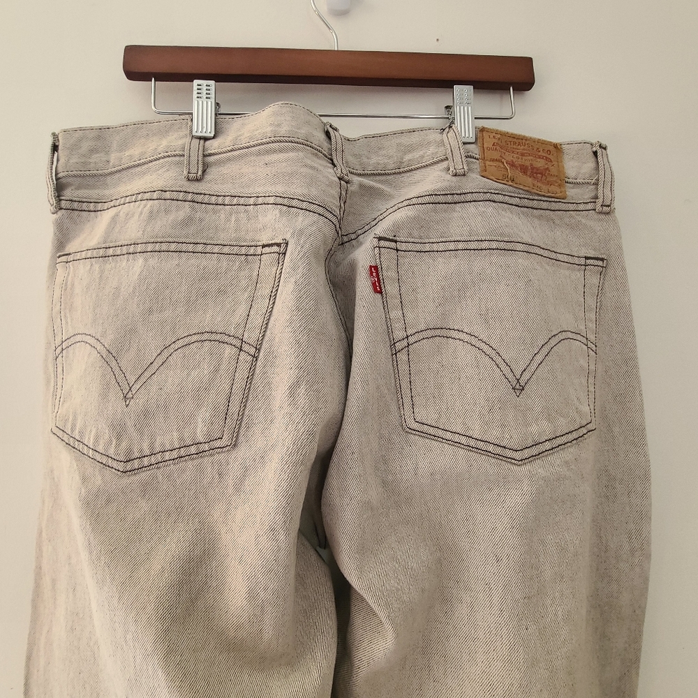 Men's Levi's 501 button Jeans Sz 40x32 - Picture 4 of 5